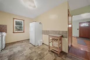 1132 Pershing St, Eau Claire, WI 54703 - Photo 6