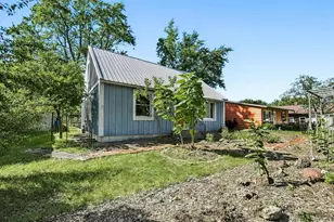1132 Pershing St, Eau Claire, WI 54703 - Photo 4