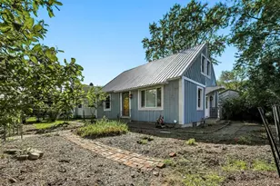 1132 Pershing St, Eau Claire, WI 54703 - Photo 2
