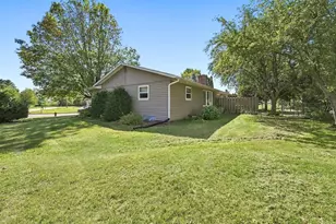 701 Leonard Dr, Eau Claire, WI 54703 - Photo 4