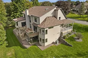 3920 Woodcrest Ct, Eau Claire, WI 54701 - Photo 2