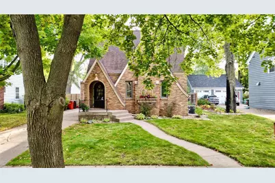 1627 Rust Street, Eau Claire, WI 54701 - Photo 2