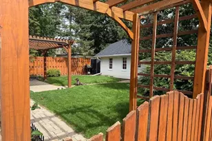 932 Sawyer St, Oshkosh, WI 65250 - Photo 4