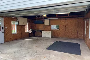 932 Sawyer St, Oshkosh, WI 65250 - Photo 32