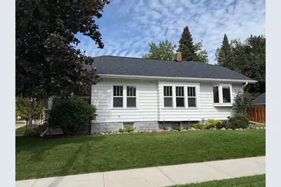 932 Sawyer Street, Oshkosh, WI 65250 - Photo 2