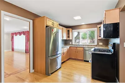 404 W Macarthur Avenue, Eau Claire, WI 54701 - Photo 8