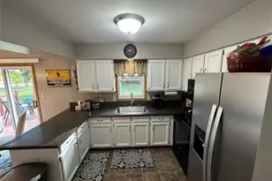 843 Veronica St, Chippewa Falls, WI 54729 - Photo 6