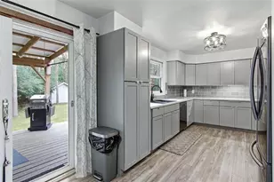 435 S Beach Dr, Altoona, WI 54720 - Photo 6