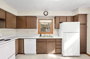 2445 Harrision St, Eau Claire, WI 54703 - Photo 30