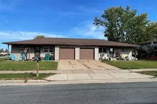 2218 Peters Dr, Eau Claire, WI 54703 - Photo 2