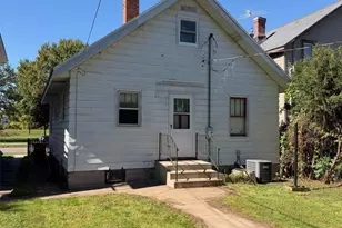 519 Forest St, Eau Claire, WI 54703 - Photo 2