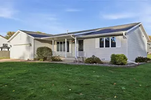 2747 Diane Ln, Eau Claire, WI 54703 - Photo 4