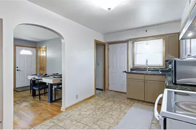 1043 Vine Street, Eau Claire, WI 54703 - Photo 8