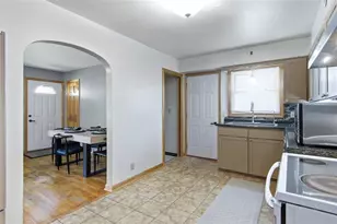1043 Vine St, Eau Claire, WI 54703 - Photo 8