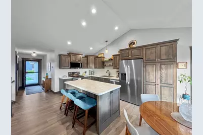 1347 St. Andrews Drive, Altoona, WI 54720 - Photo 4