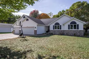 2922 Wayland Ct, Eau Claire, WI 54703 - Photo 2