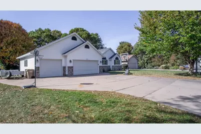 2922 Wayland Court, Eau Claire, WI 54703 - Photo 12