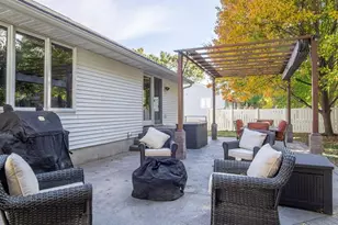 2922 Wayland Ct, Eau Claire, WI 54703 - Photo 6