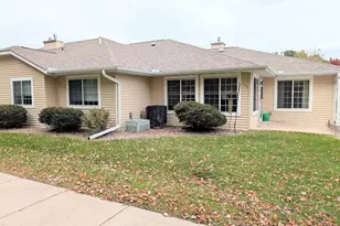 4217 W Robin Meadows Ln, Eau Claire, WI 54701 - Photo 4