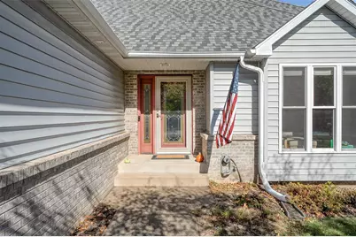 332 W Hamilton Avenue, Eau Claire, WI 54701 - Photo 2