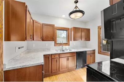 233 Garfield Avenue, Eau Claire, WI 54701 - Photo 10