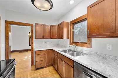 233 Garfield Avenue, Eau Claire, WI 54701 - Photo 12