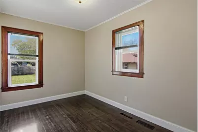 2422 4th Street, Eau Claire, WI 54703 - Photo 20