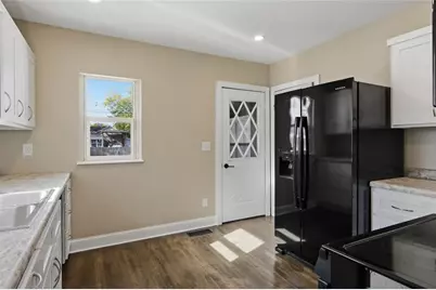 2422 4th Street, Eau Claire, WI 54703 - Photo 16