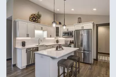 5612 Moss Trail, Eau Claire, WI 54701 - Photo 4