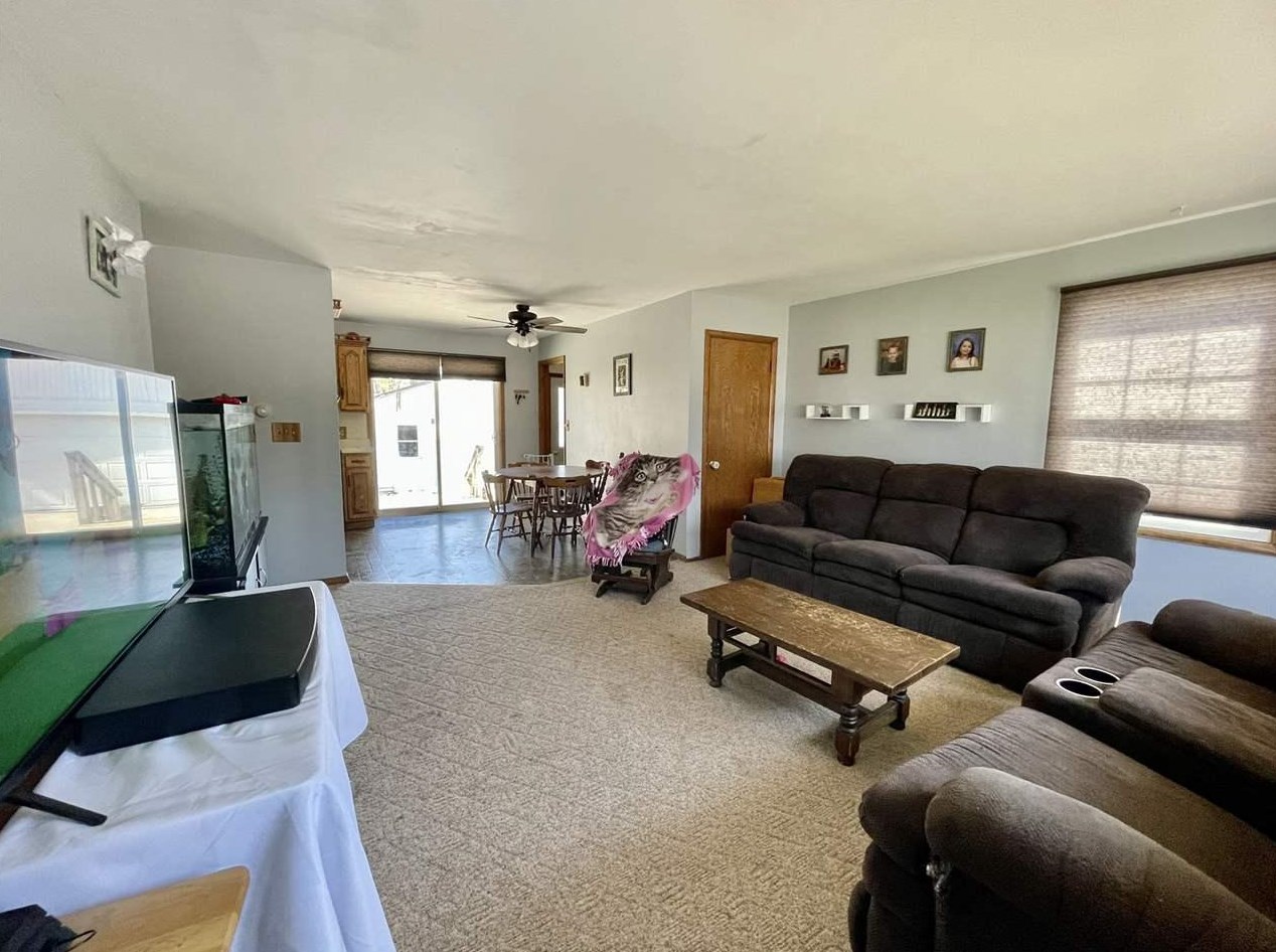 160 Swetting St, Auroraville, WI 54923-2000