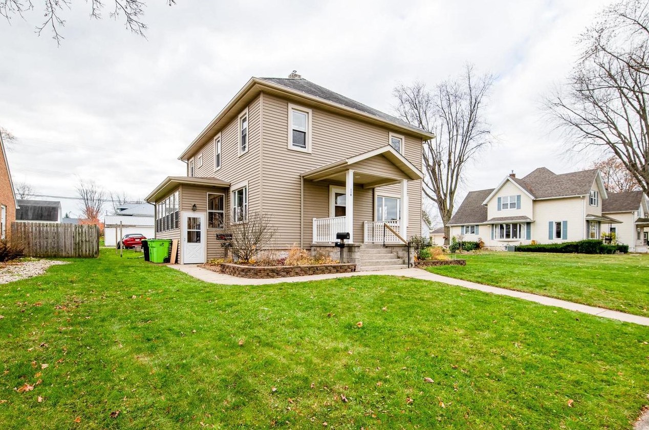 119 E Brooklyn St, Chilton, WI 53014