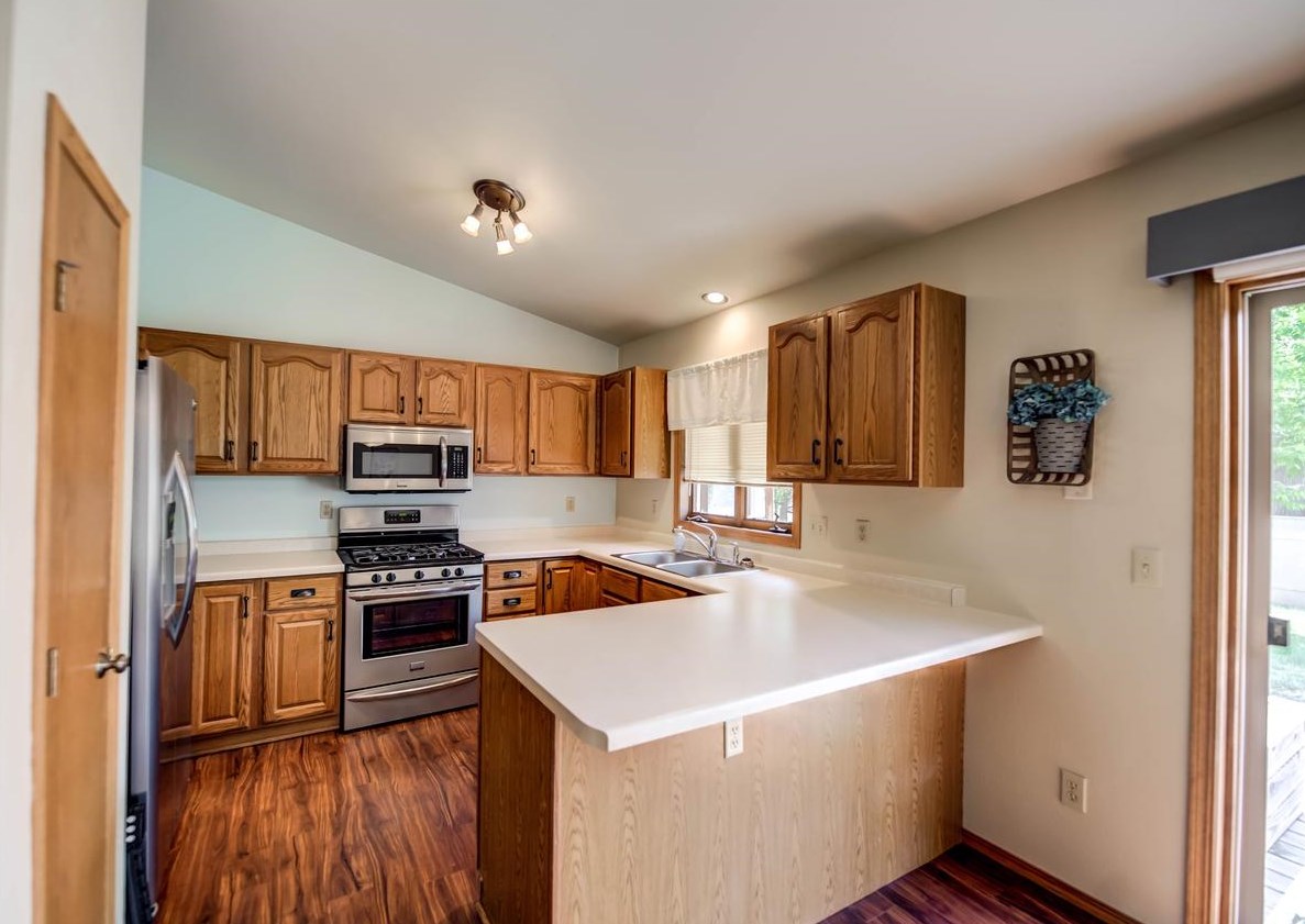 1370 Timothy Trl, Oshkosh, WI 54904-6307