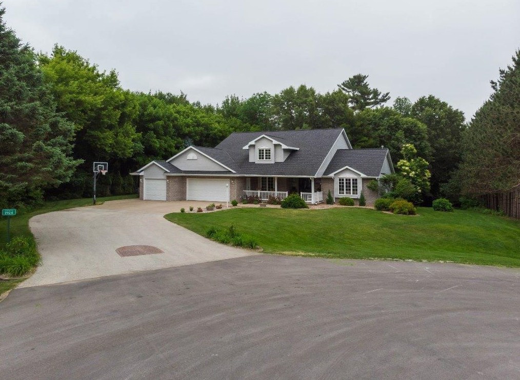 2924 Ruby Ridge Ct, Green Bay, WI 54313