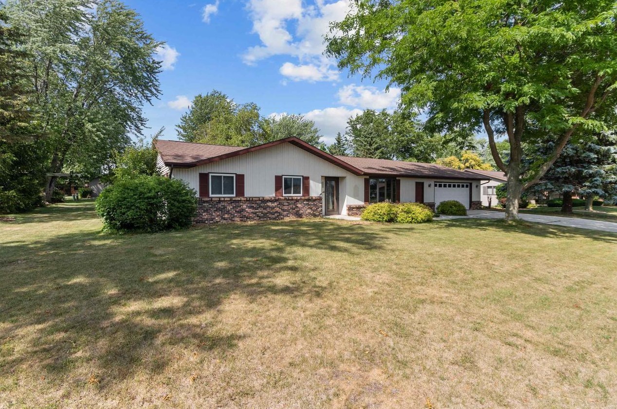 412 Westbrook Dr, Chilton, WI 53014