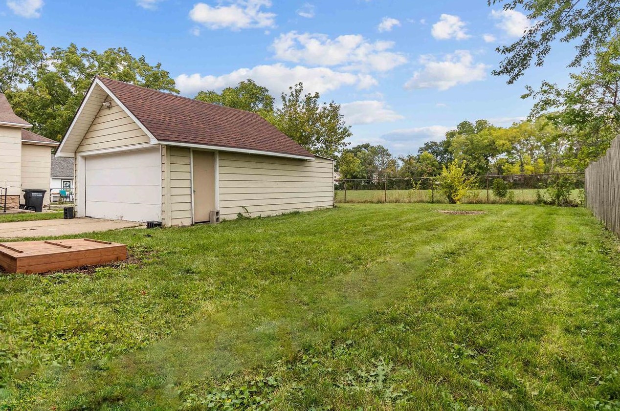 1234 Cedar St, Oshkosh WI  54901-3626 exterior
