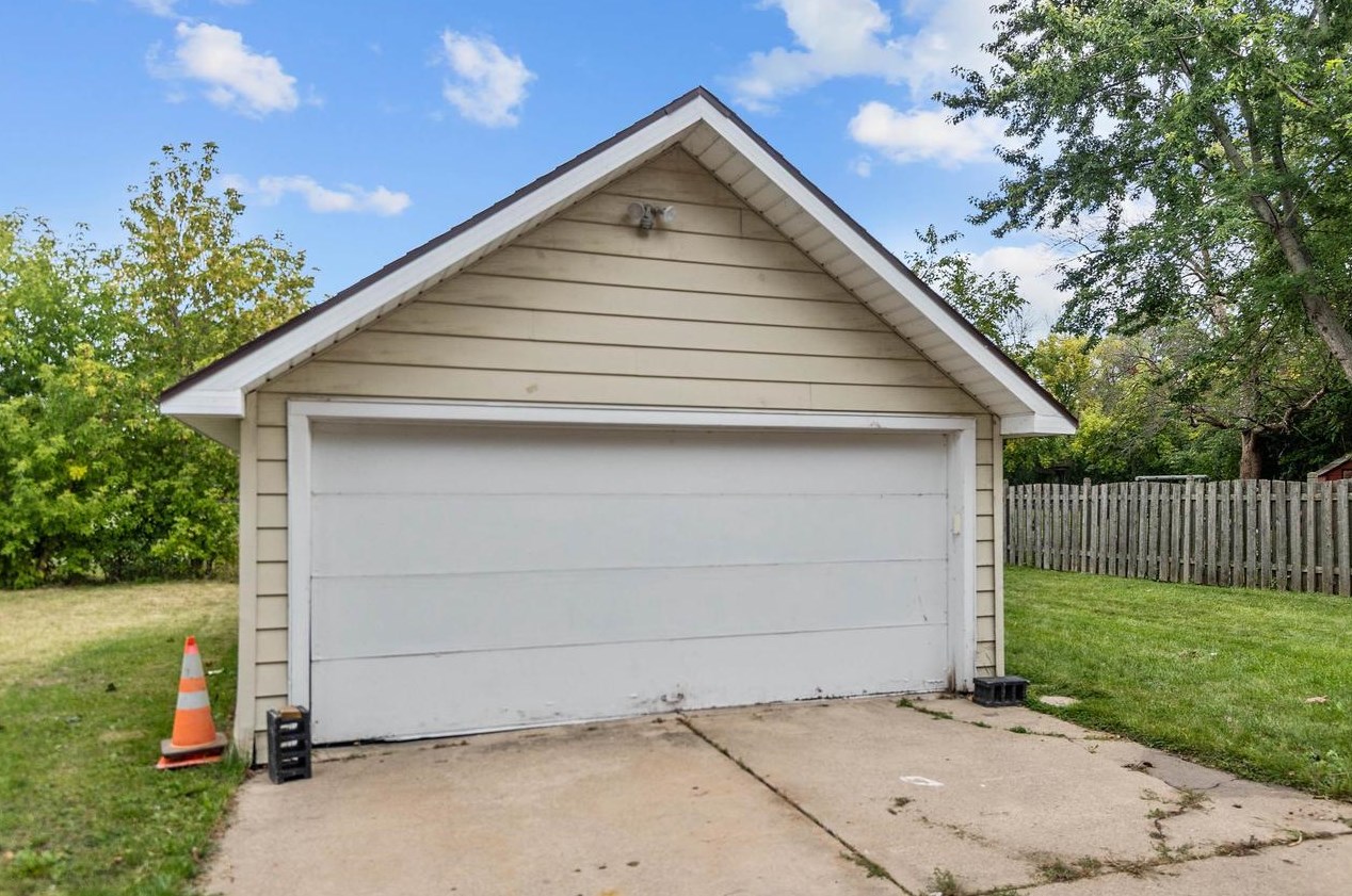 1234 Cedar St, Oshkosh WI  54901-3626 exterior