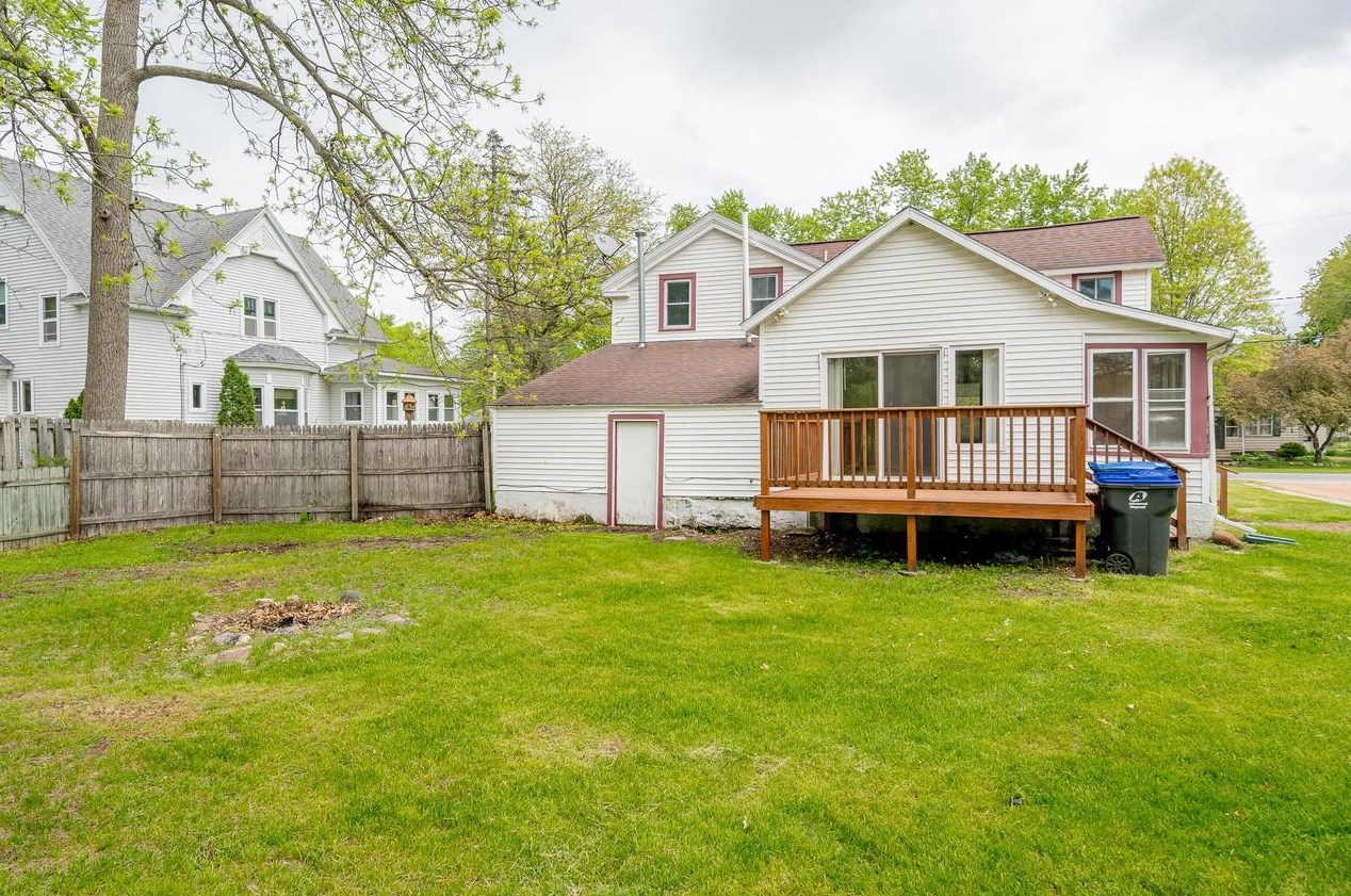 302 N Scott St, Wautoma, WI 54982