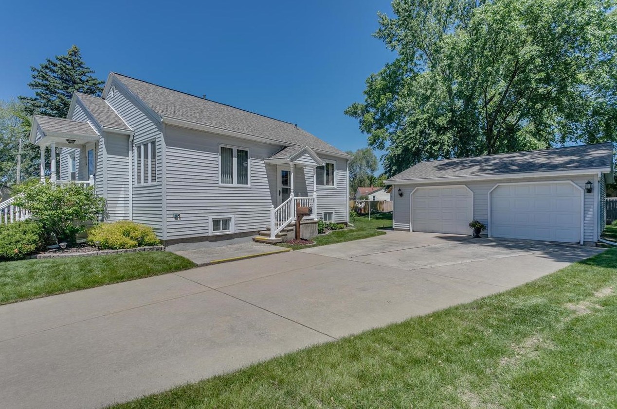934 Mather St, Green Bay, WI 54303-3640