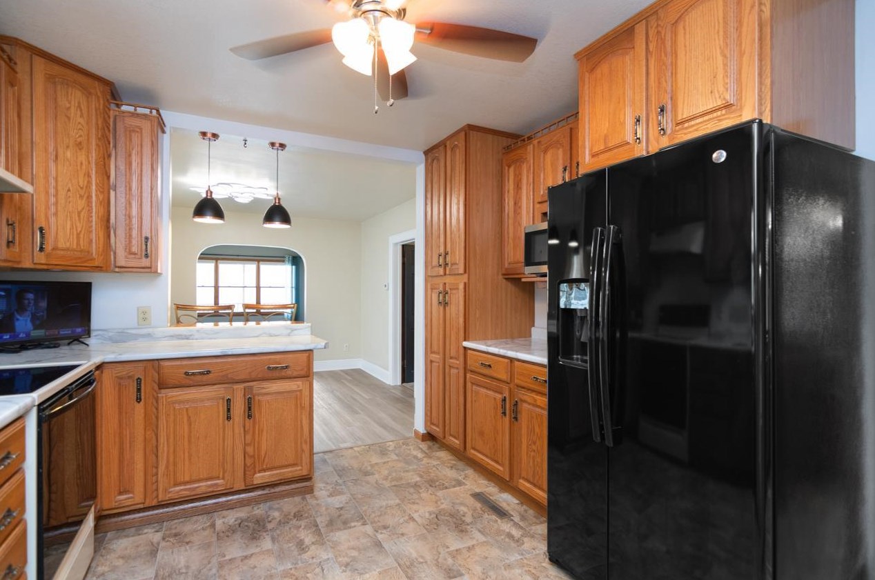 1342 Crooks St, Green Bay, WI 54301-3821