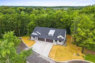 205 Deer Shed Trl, Green Bay, WI 54302 - Photo 12