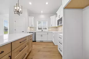 1382 Lighthouse Village Rd, Fond du Lac, WI 54937 - Photo 10