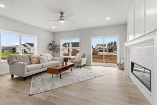 3687 Callalilly Ln, Appleton, WI 54913 - Photo 2