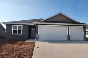 2027 Red Fox Ln, Kaukauna, WI 54130 - Photo 2