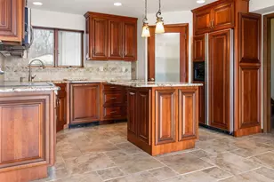 2151 Sunrise Dr, Appleton, WI 54914 - Photo 10