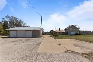 3829 Lost Dauphin Rd, De Pere, WI 54115 - Photo 2