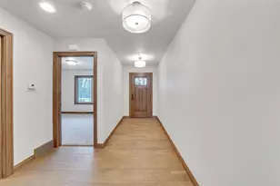 1419 Prairie Lake Cir, Neenah, WI 54956 - Photo 2