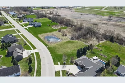 382 N Country Lane, Fond du Lac, WI 54935 - Photo 4