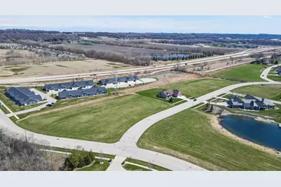 543 N Country Lane, Fond du Lac, WI 54935 - Photo 2