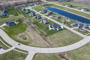 448 N Country Ln, Fond du Lac, WI 54935 - Photo 4