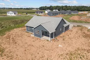 2671 Lawrence Ln, Neenah, WI 54956 - Photo 40